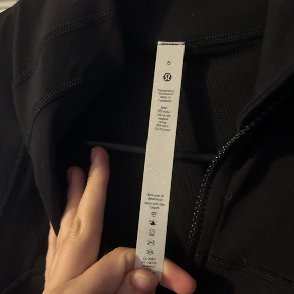 Lululemon Size 6 Zipup - Picture 3 of 3